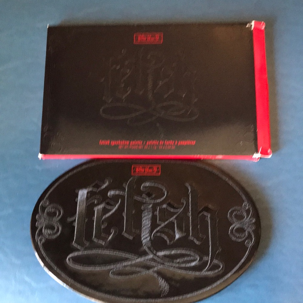 Limited edition Kat Von D Eyeshadow Pallet. - Picture 3 of 6
